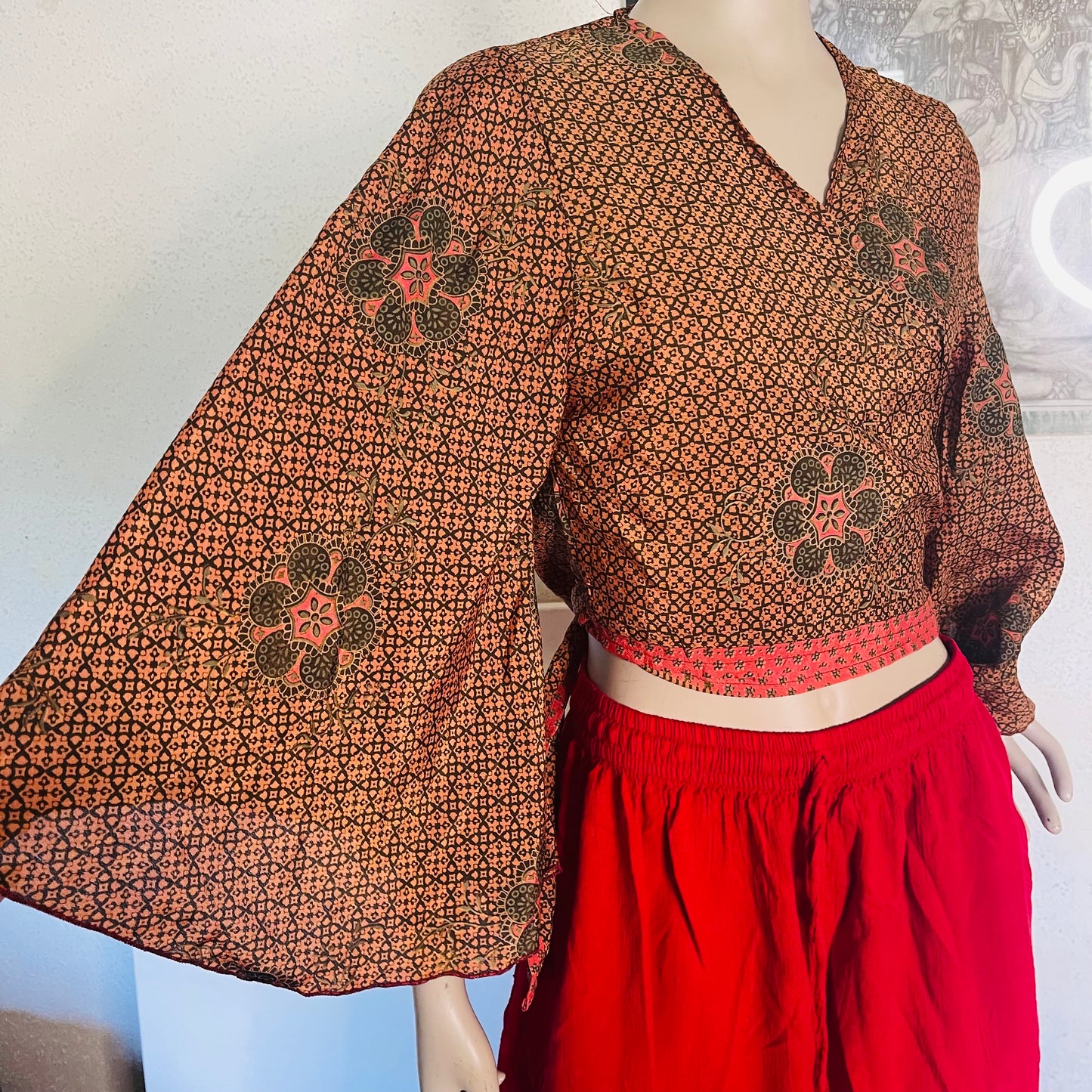 Bell sleeves tops