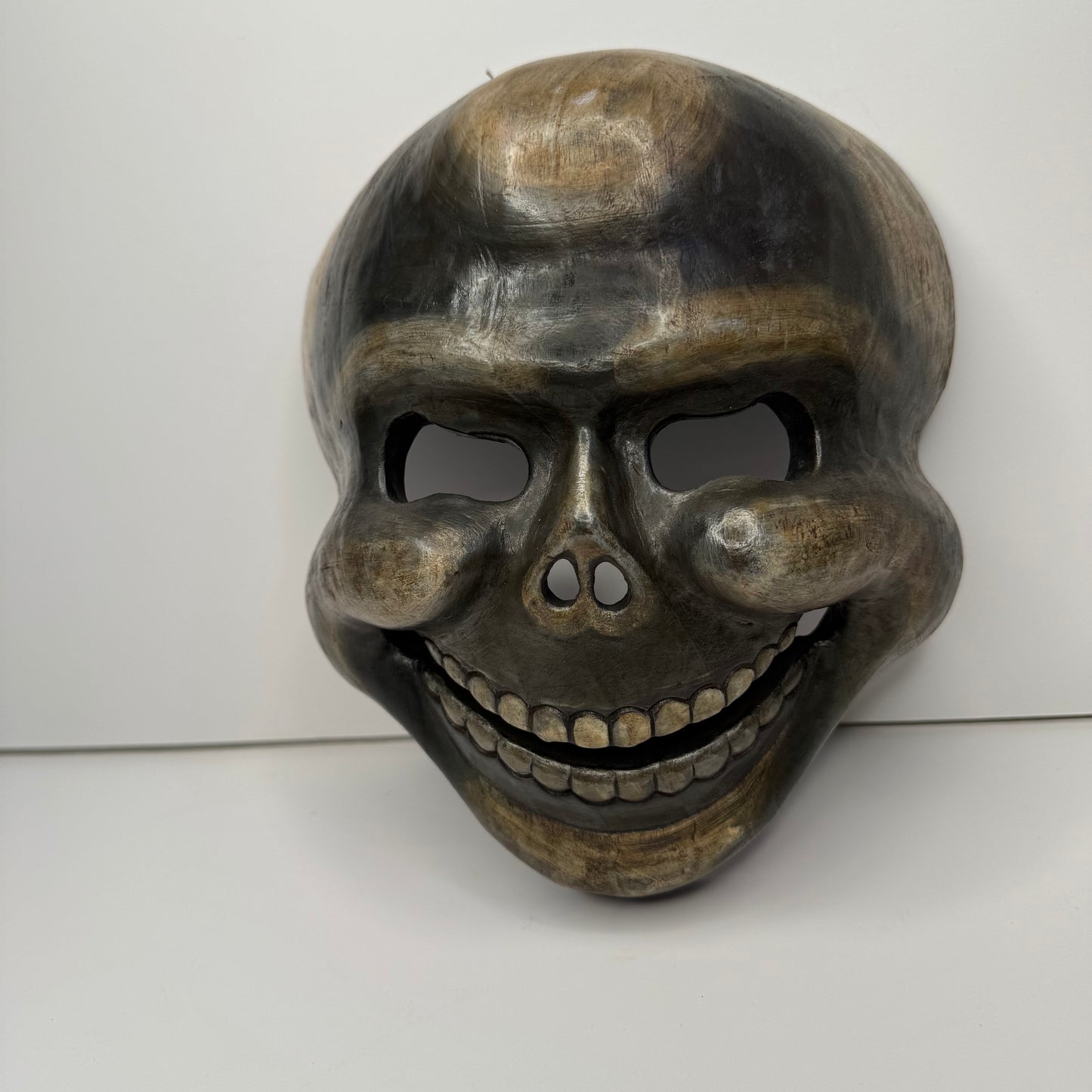 Hand-Carved Wooden Mask with Distinctive Grinning Design – Unique Artisan Craft