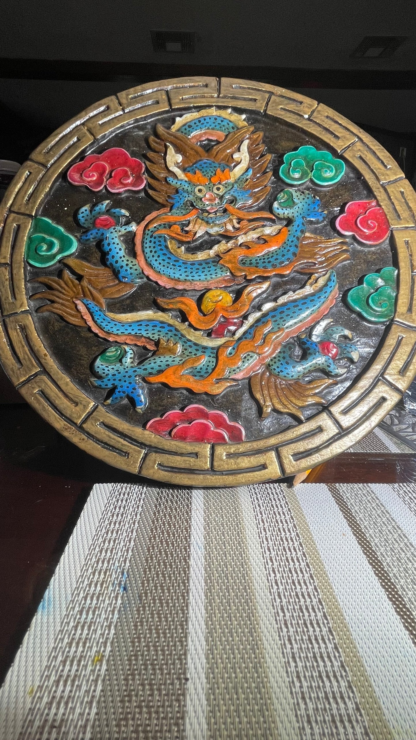 Circle wooden dragon carving